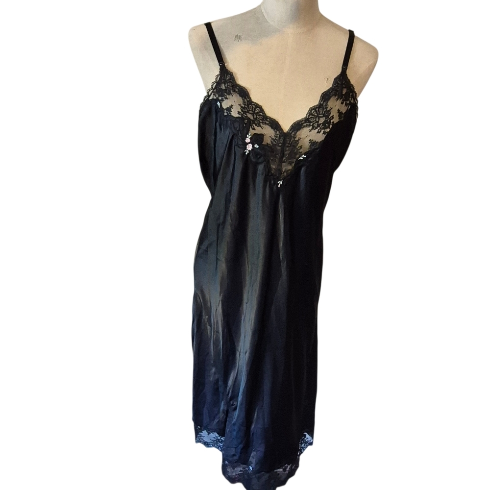Vintage 70s Barbizon Black Full Lace Slip Medium